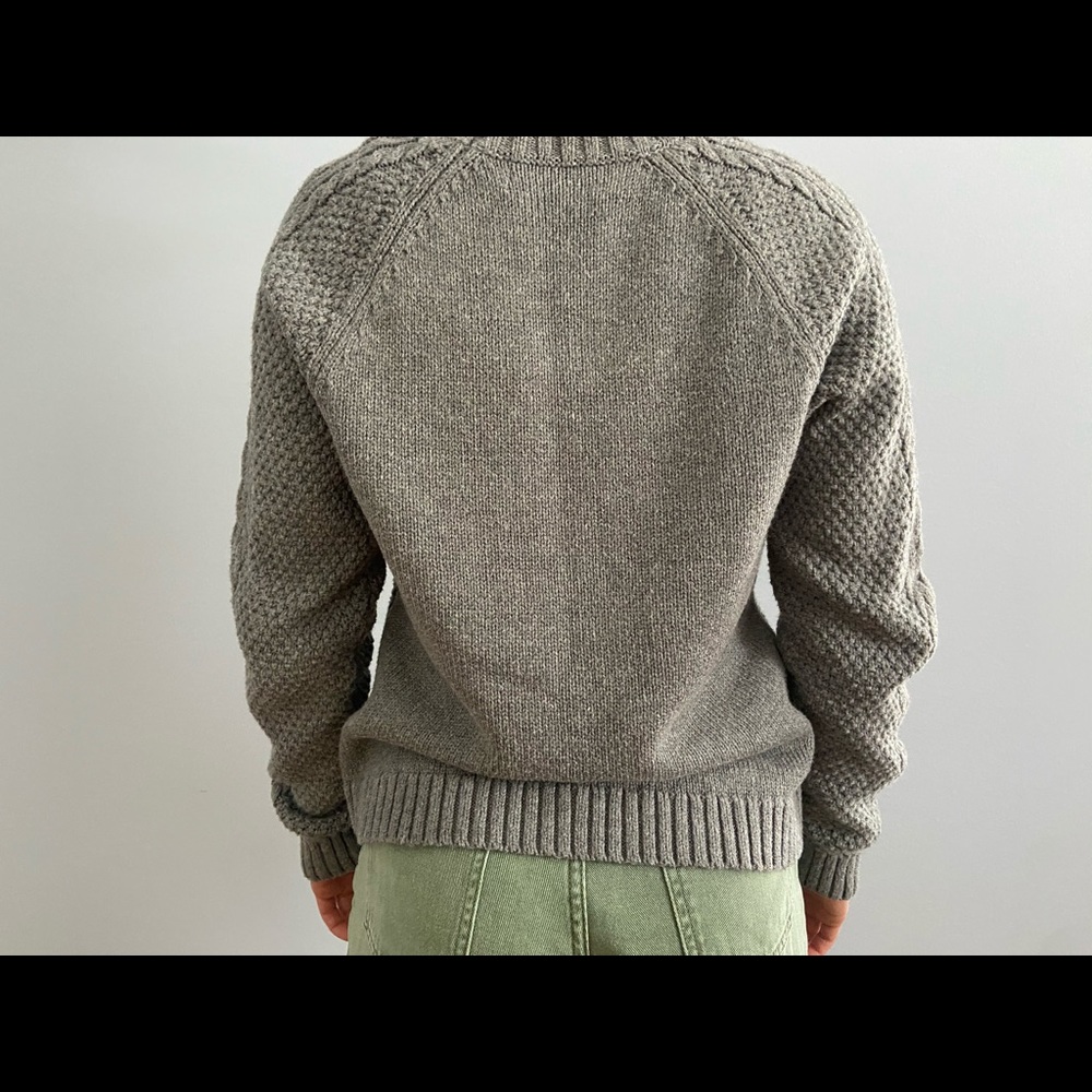 American Eagle Sweater